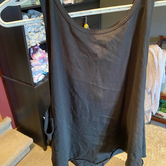 Brand name tops - Picture 5 of 8